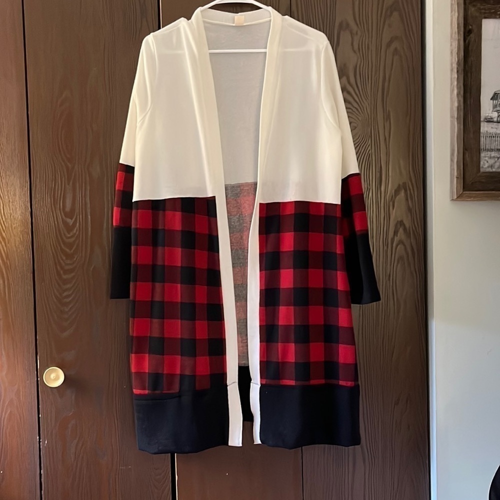 7th Ray lightweight, long cotton blend sweater. Size Medium.